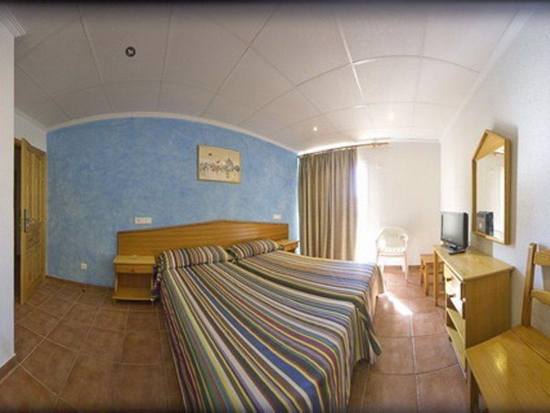 Hostal Adelino Sant Antoni de Portmany Exterior foto