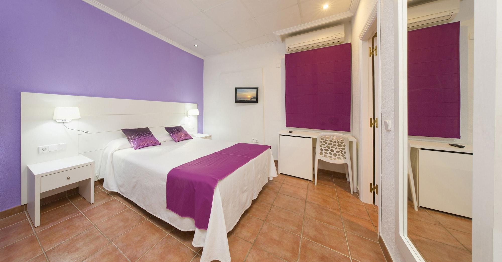 Hostal Adelino Sant Antoni de Portmany Exterior foto
