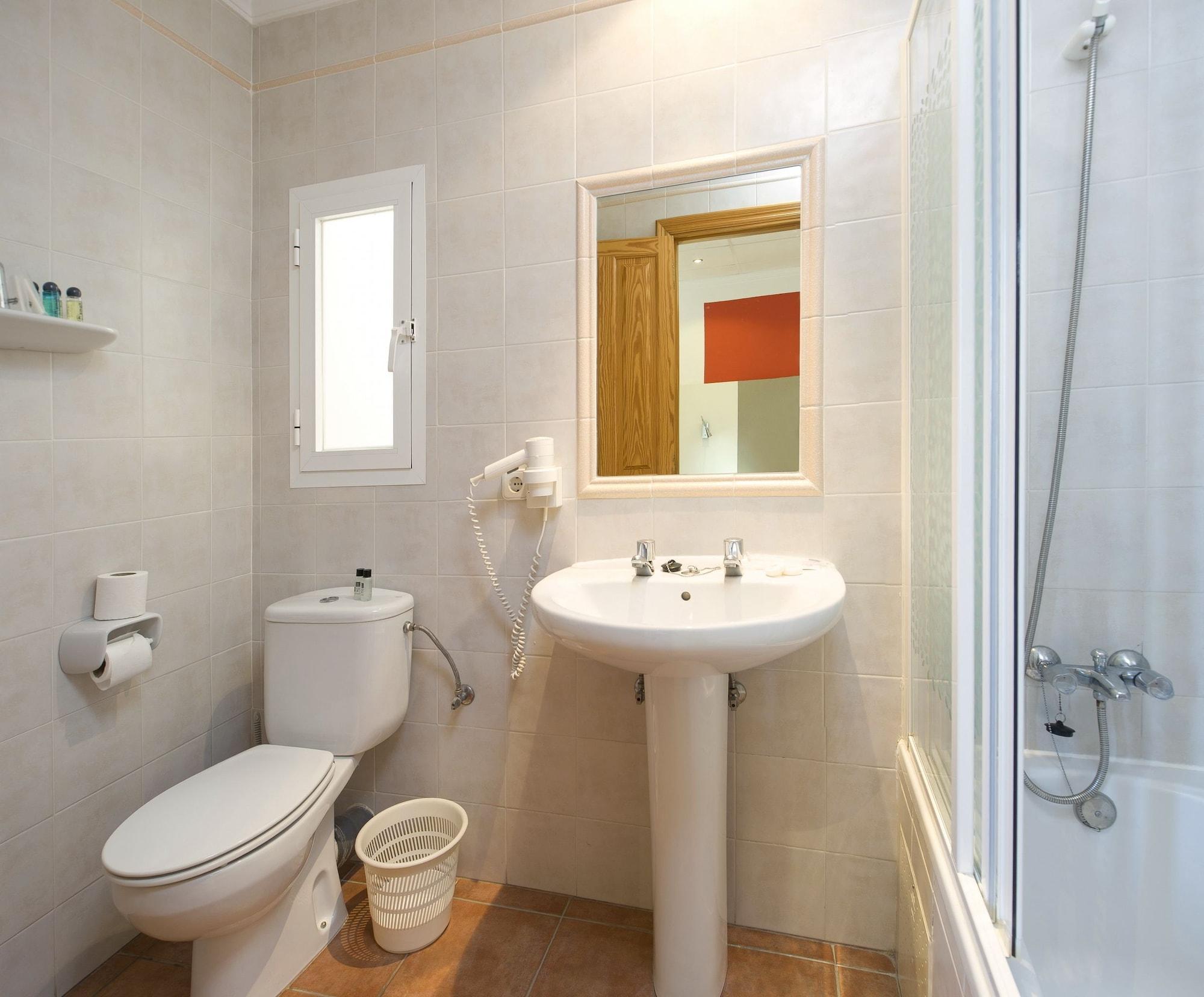 Hostal Adelino Sant Antoni de Portmany Exterior foto