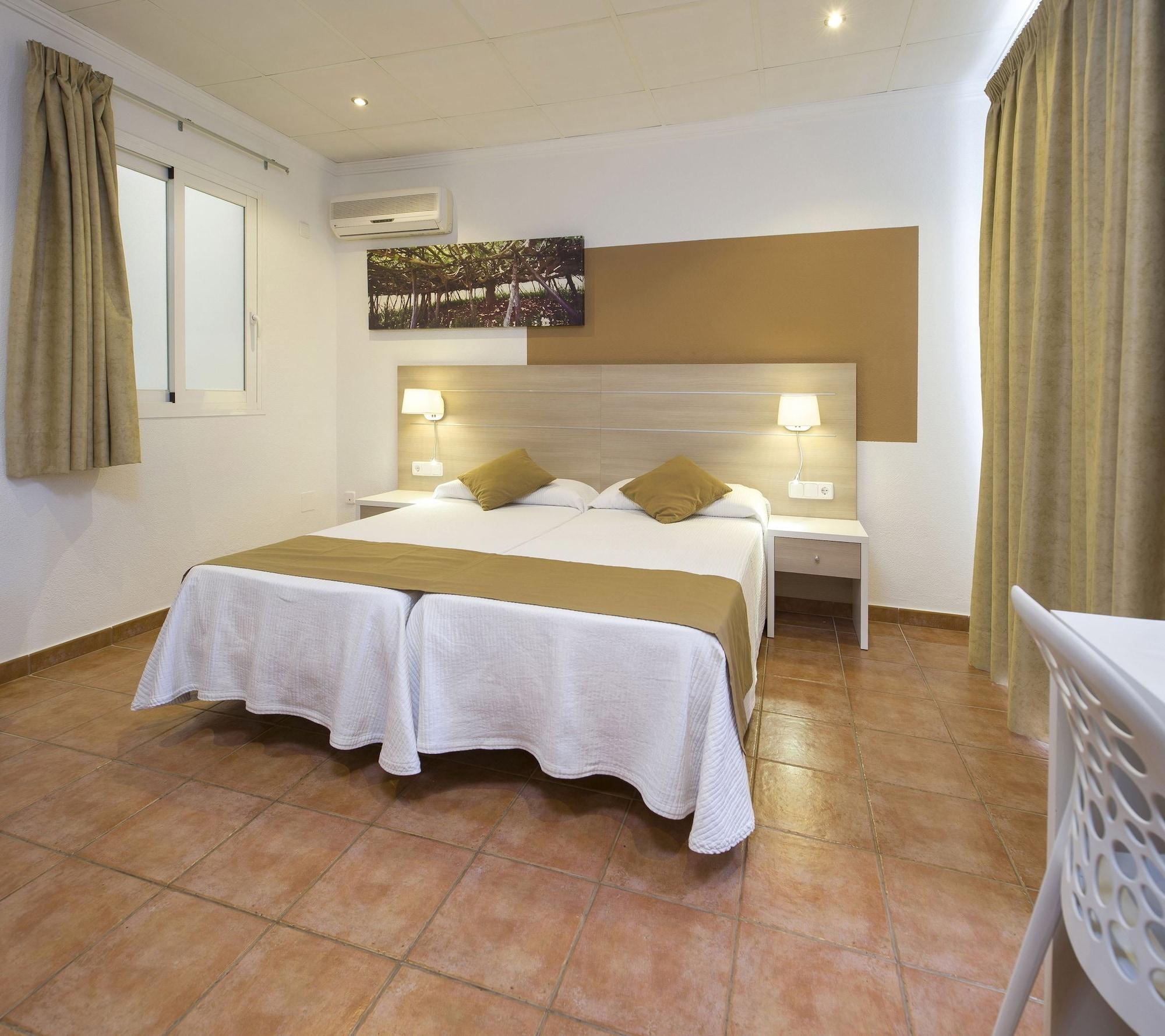 Hostal Adelino Sant Antoni de Portmany Exterior foto