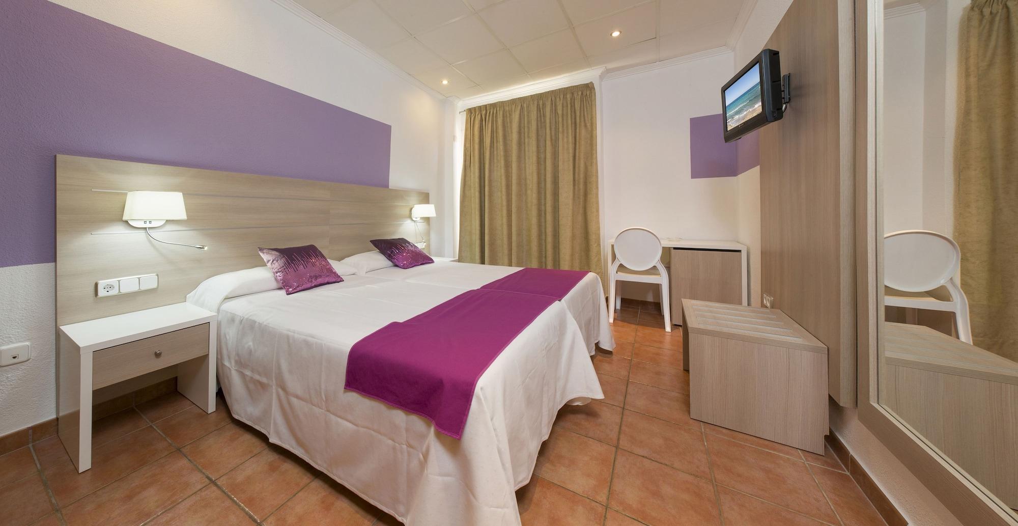 Hostal Adelino Sant Antoni de Portmany Exterior foto