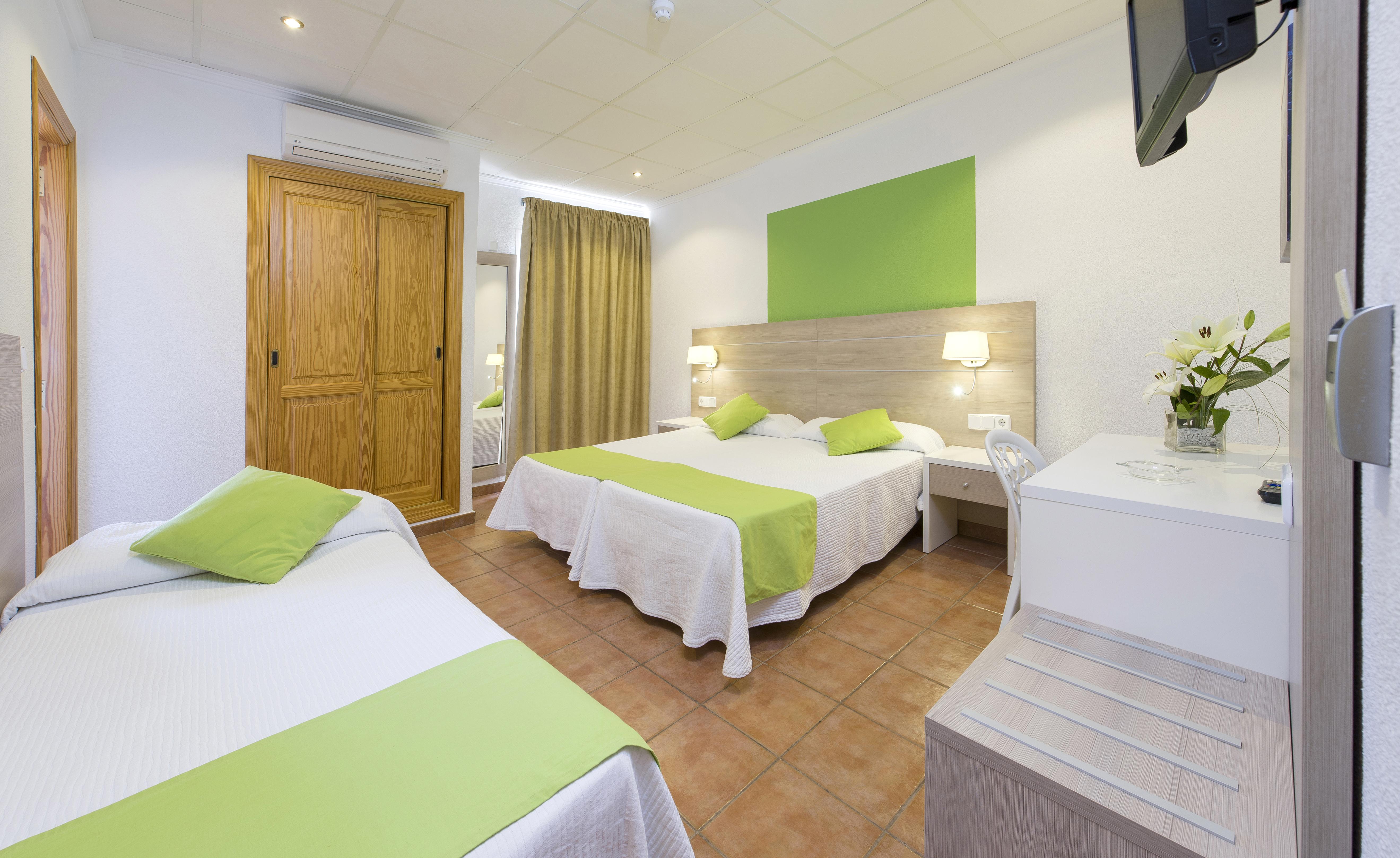 Hostal Adelino Sant Antoni de Portmany Exterior foto