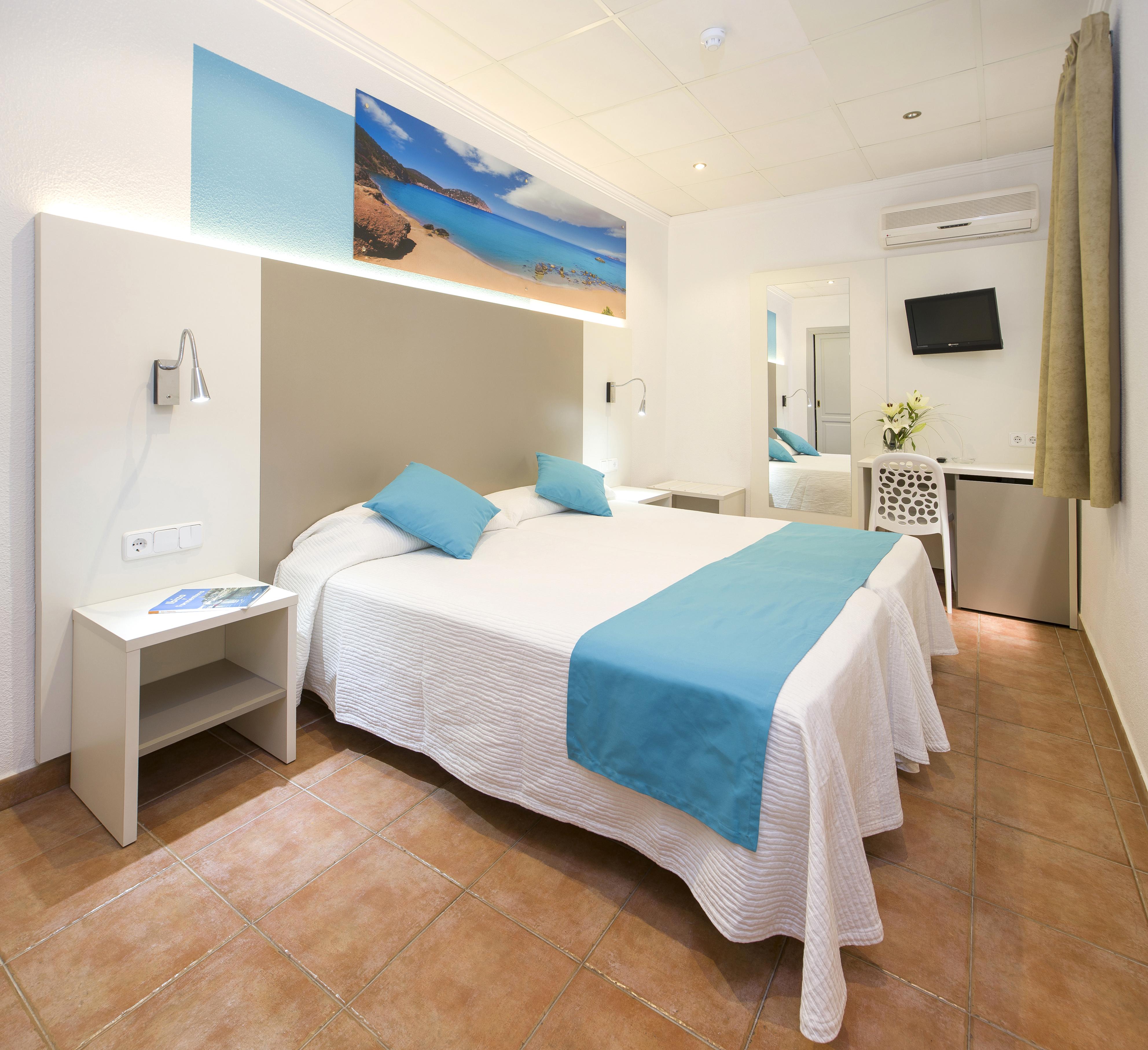 Hostal Adelino Sant Antoni de Portmany Exterior foto