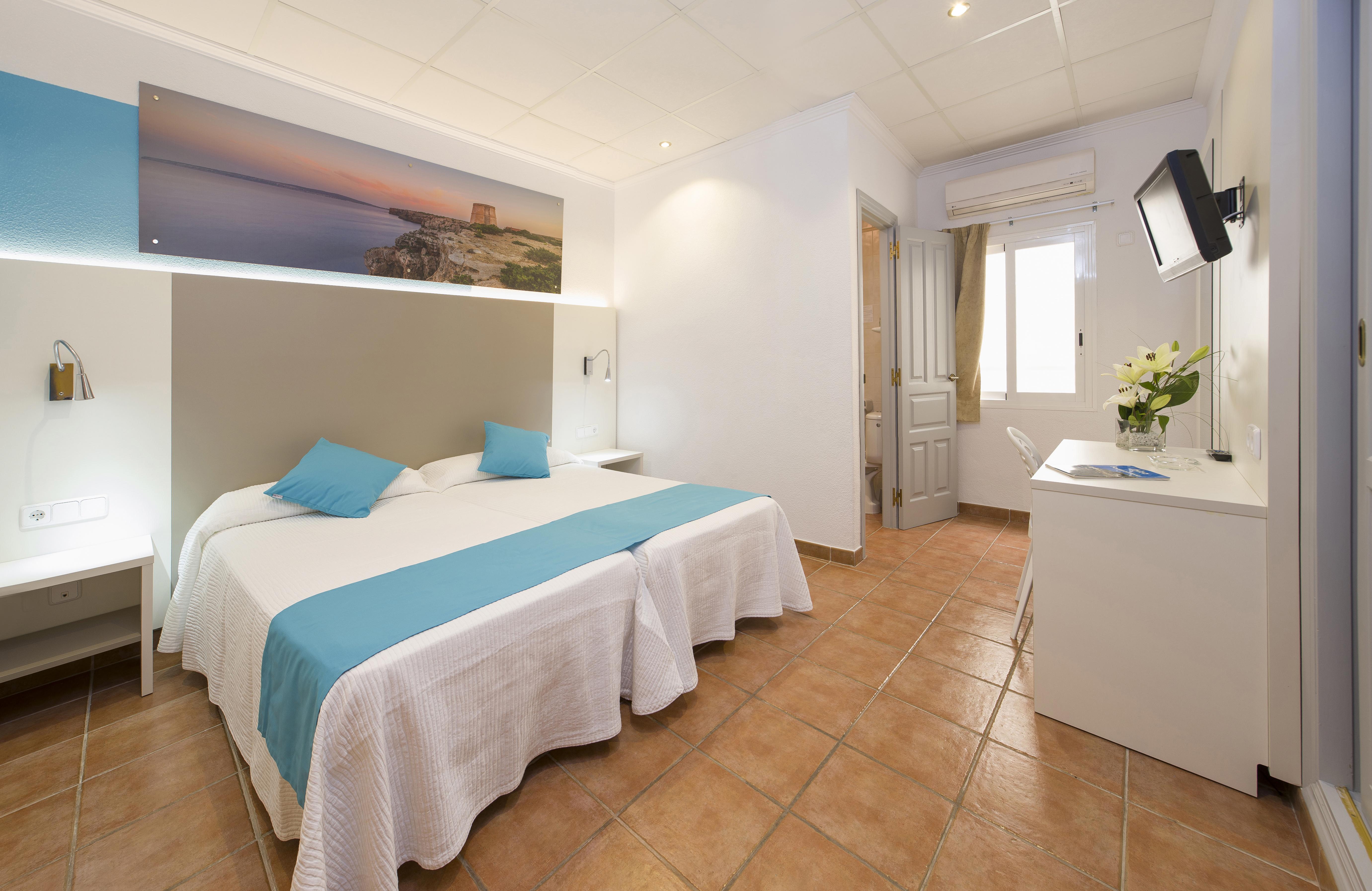 Hostal Adelino Sant Antoni de Portmany Exterior foto