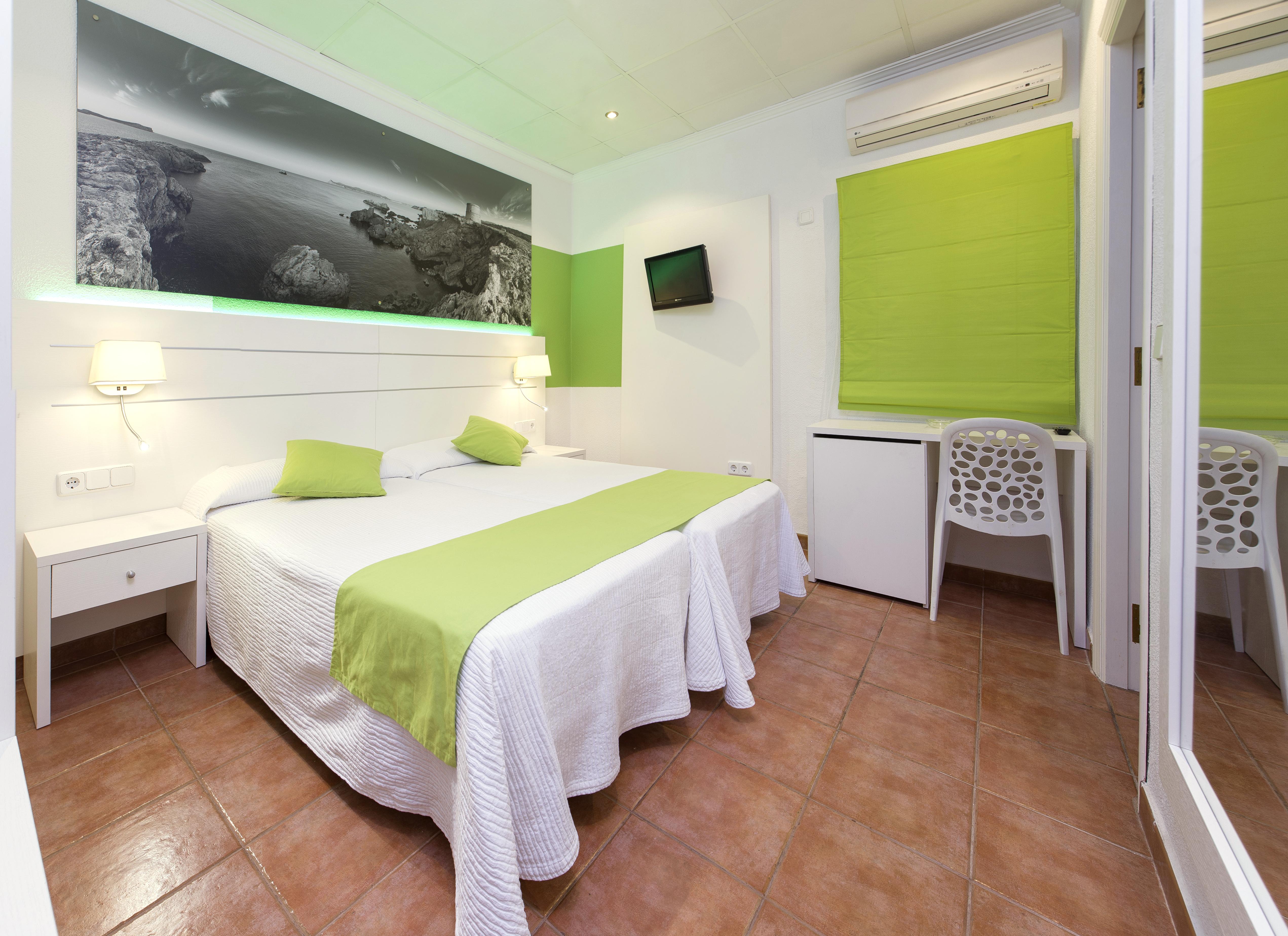Hostal Adelino Sant Antoni de Portmany Exterior foto