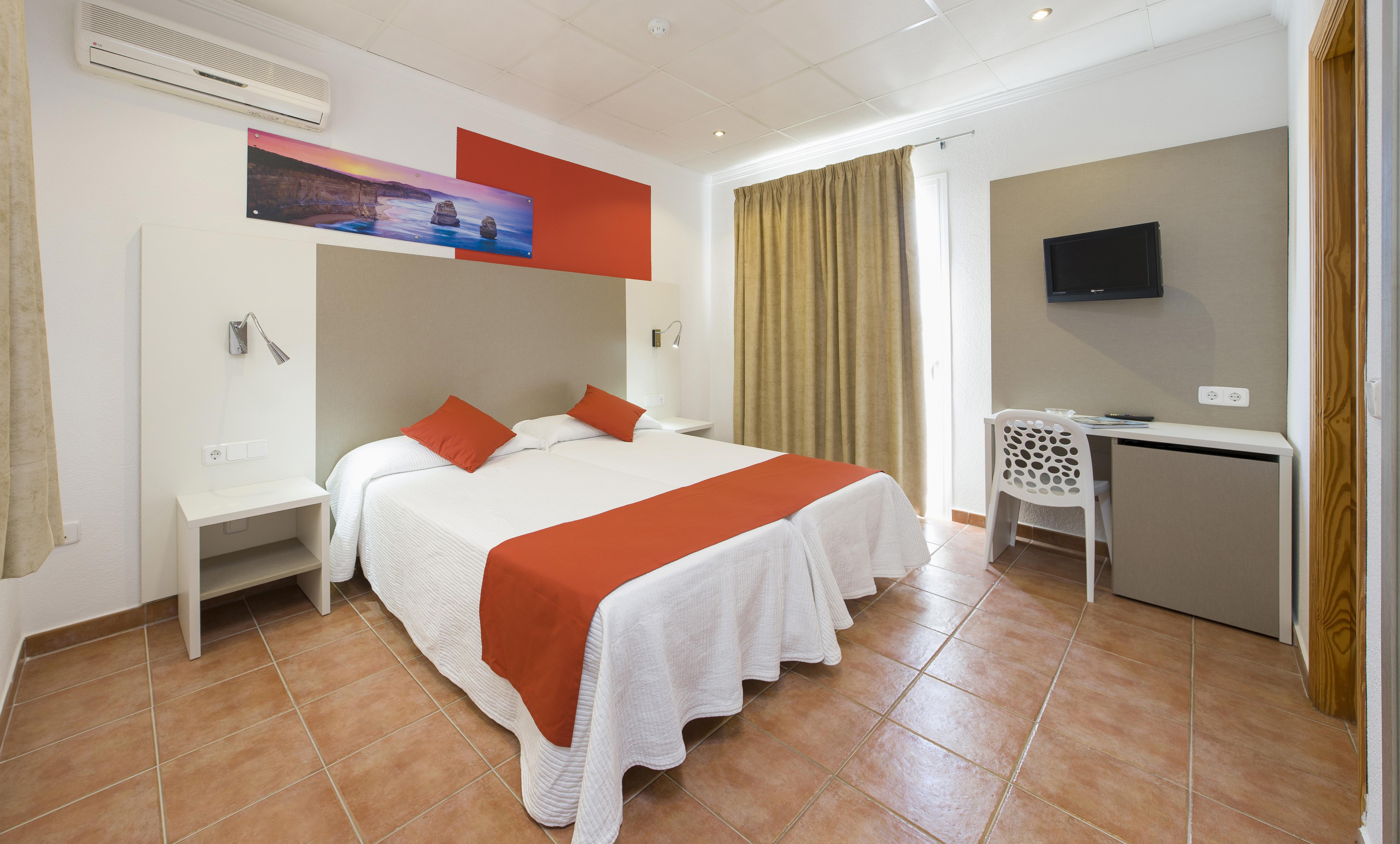 Hostal Adelino Sant Antoni de Portmany Exterior foto